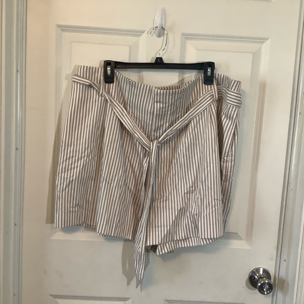 EVRI short with pocket fashion elastic waist size 20 W